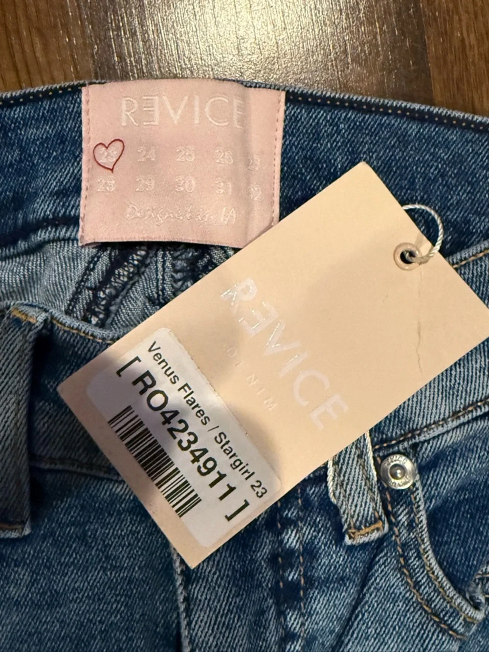 NWT Revice Venus Flares Stargirl Jeans in size 23 - Picture 5 of 10